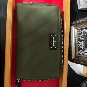 Kate spade nylon clutch wallet